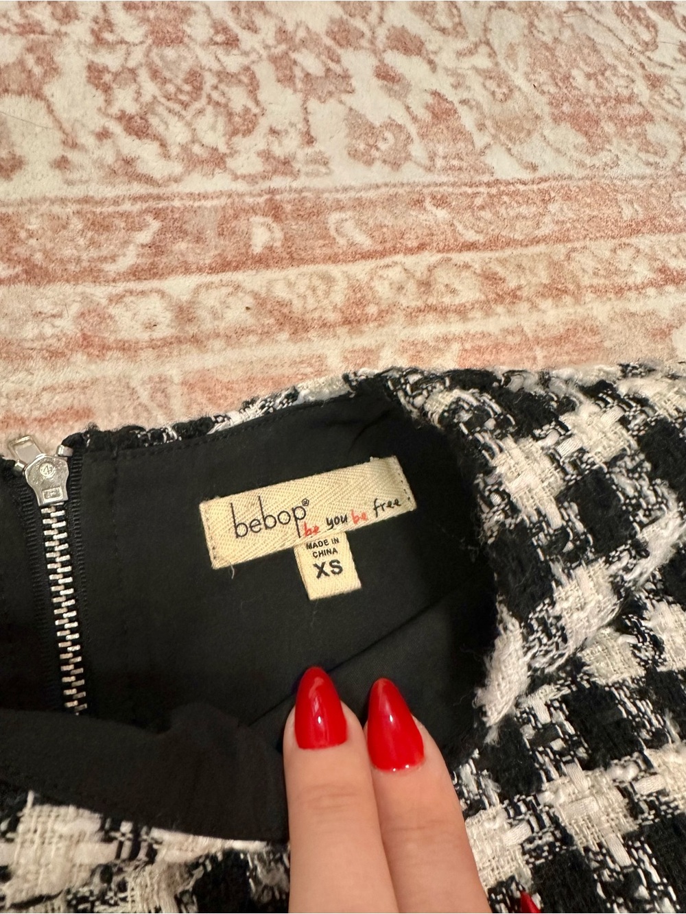 Like New 🖤 Tweed Houndstooth Mini Dress - Picture 5 of 11